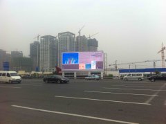 都市大門(mén)的入口，不一樣的傳媒呈現(xiàn)